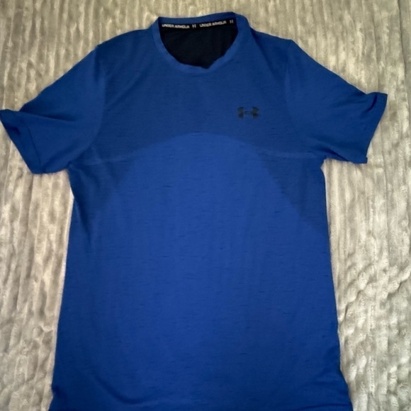 Under Armor T Shirt - Picture 1 of 4